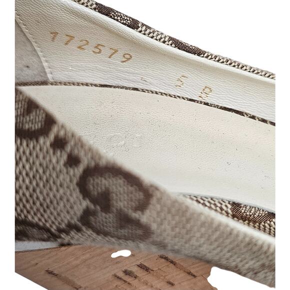 Gucci beige/ebony GG canvas peep-toe Cyprus cork wedge Size 5B - Picture 8 of 15